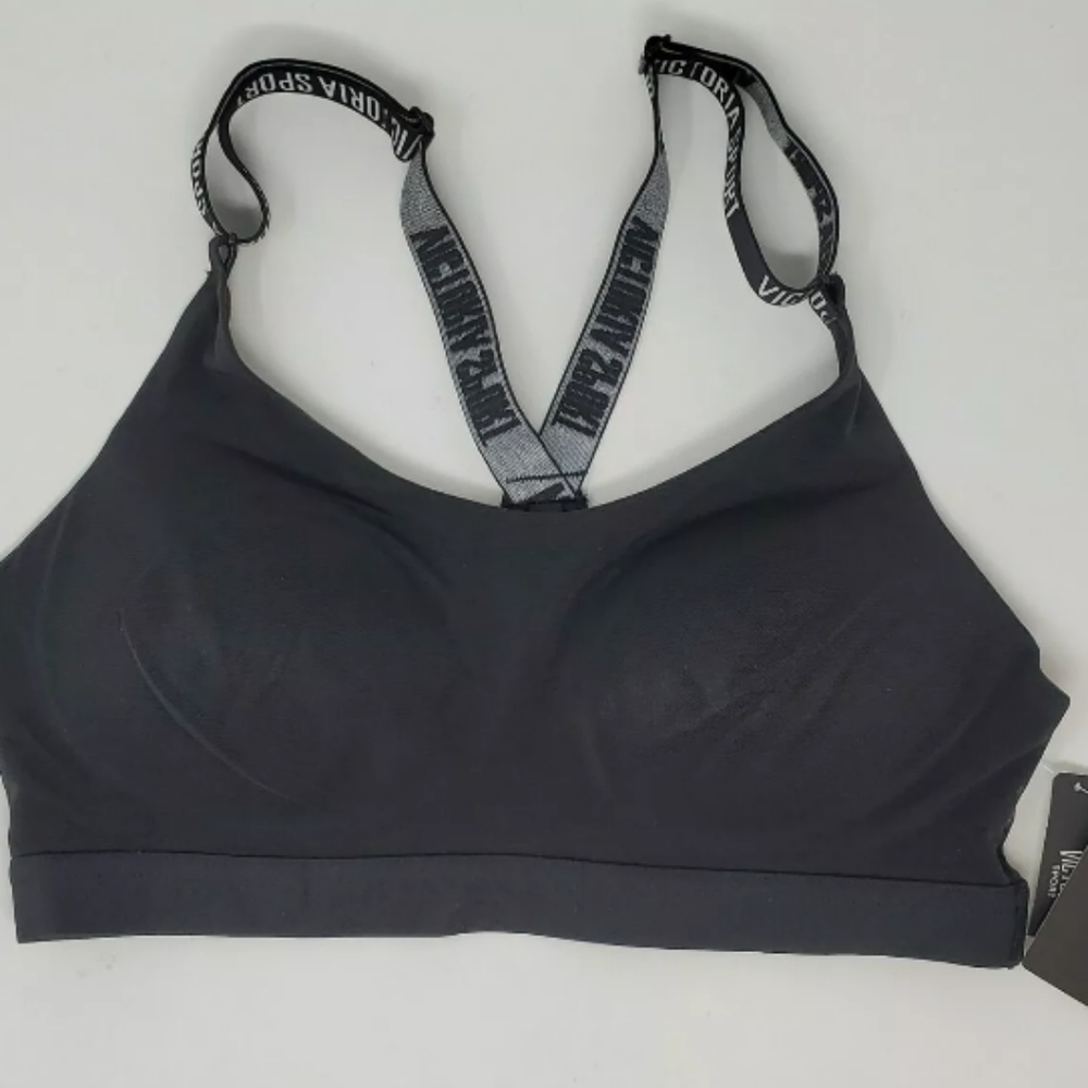 VS Incredible Lightweight Sports Bra NWT